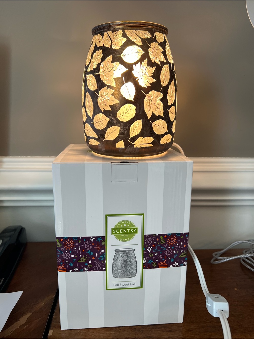 NIB Scentsy Fall Sweet Fall Wax Warmer